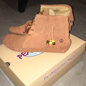 NWT PEACE MOCS ✌